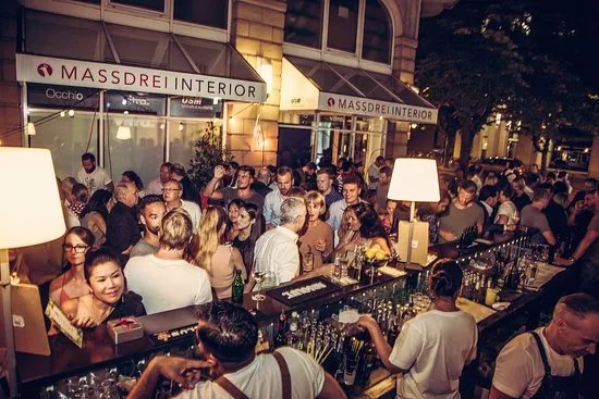 Chinaski Club