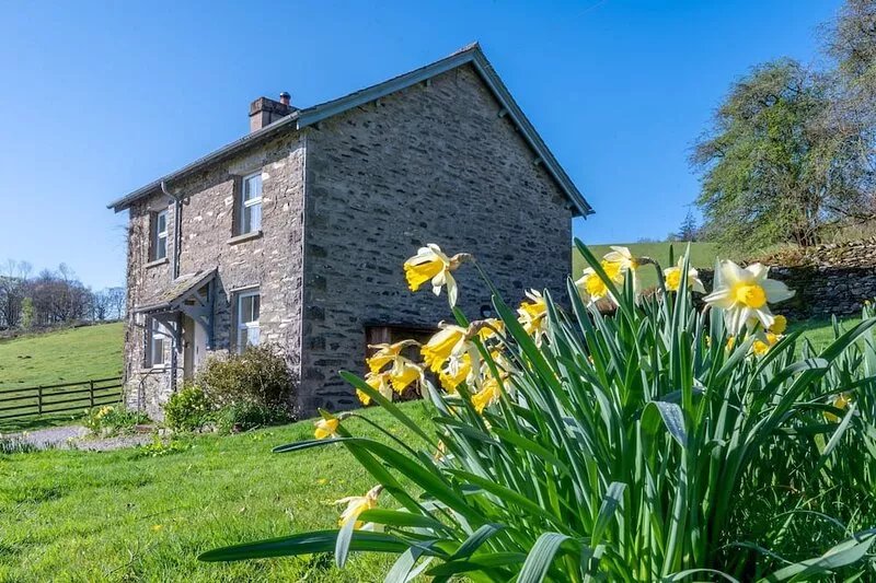 Eel House Cottage - sleeps 4 guests  in 2 bedrooms