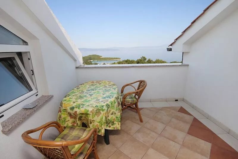 One bedroom apartment with terrace and sea view Njivice, Krk (A-5458-b)