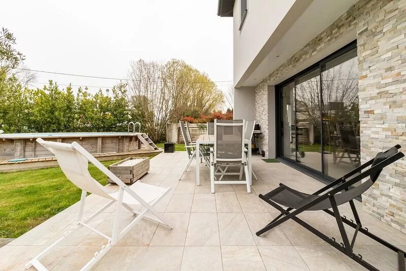 Les Arènes - Three Bedroom House, Sleeps 6