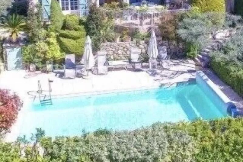 Beautiful Provencal house with private pool in picturesque village not far from