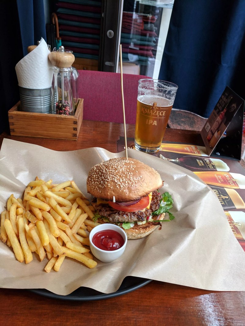 Mr Fox Pub & Resto