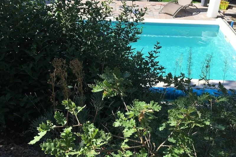 5 bedroom VILLA with pool on a hillside near AIX