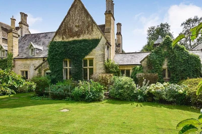 Bellhouse - sleeps 8 guests  in 4 bedrooms