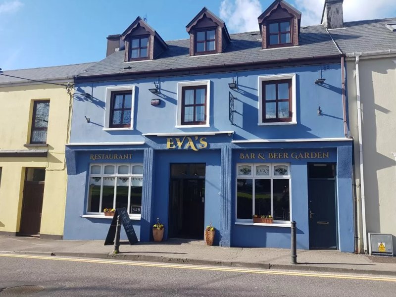 Eva's Bar & Restraurant