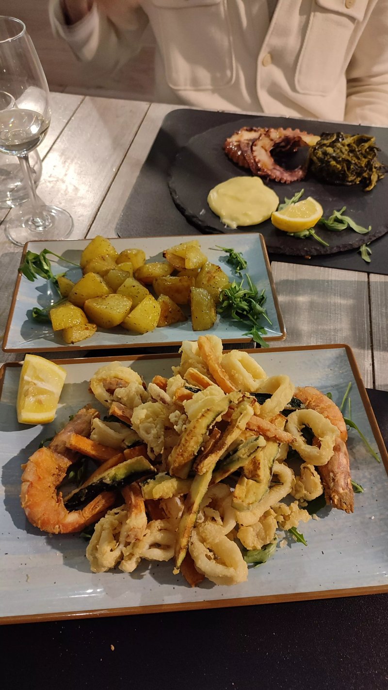 La Tradizione - Ristorante Pizzeria Napoletana