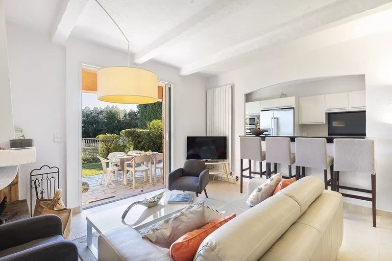 Capleouna- Saint-Andrieu.secure estate with janitor, swimming pool and tennis