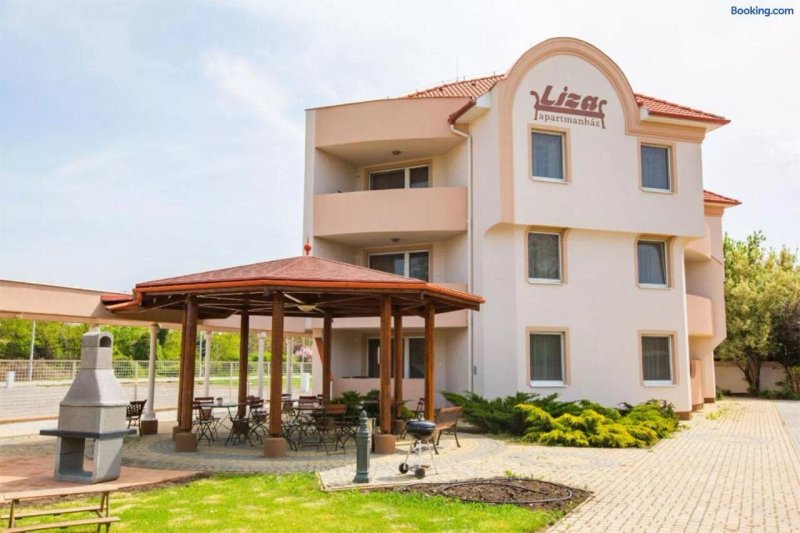 Liza Apartmanhaz