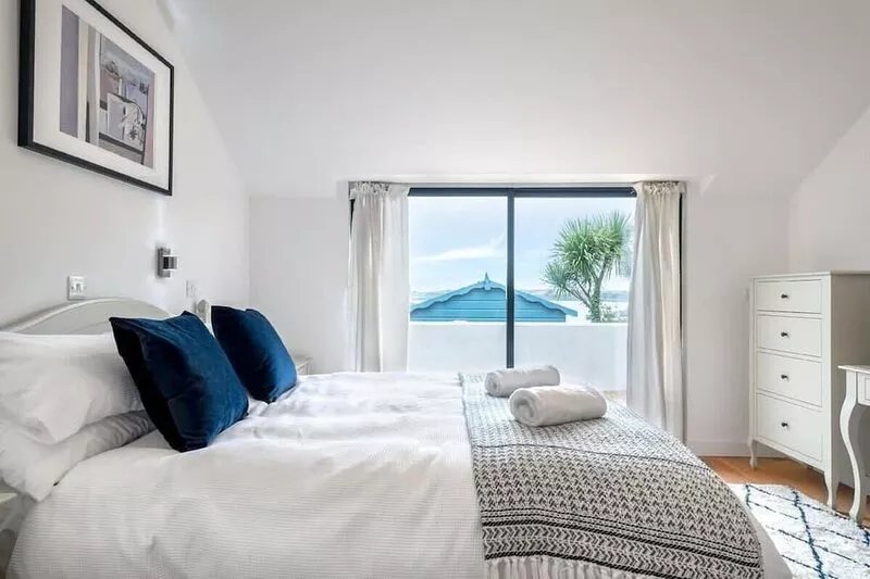 Bright Flat w/ Estuary Views & Parking, Falmouth
