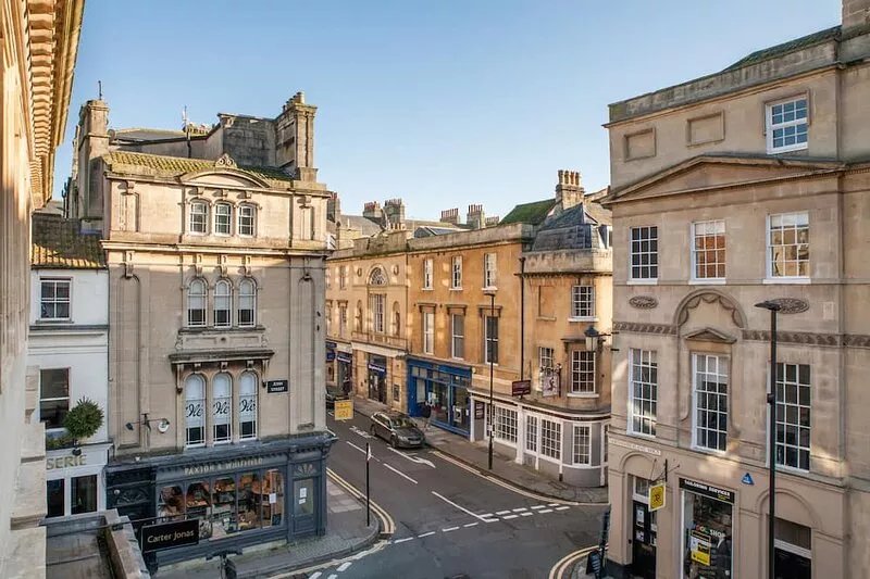 Stunning Central Townhouse-Roman Baths- 3 min walk