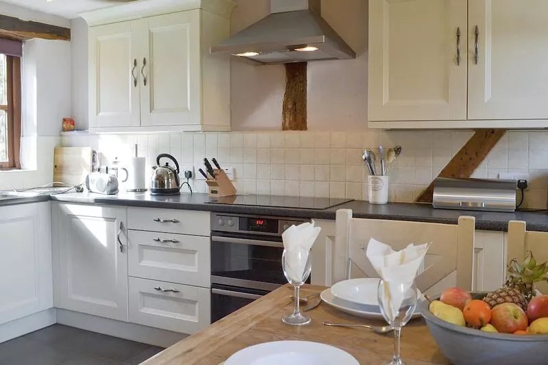 3 bedroom accommodation in Preston Wynne
