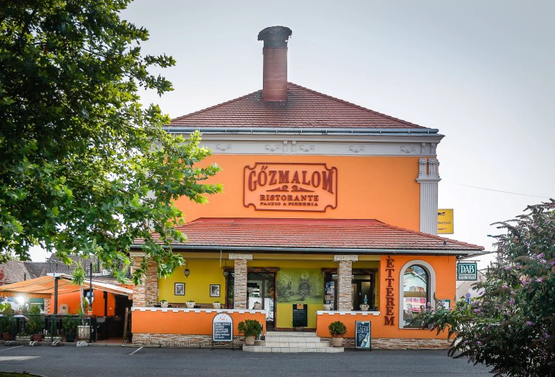 Gozmalom Restaurant, Hotel & Pizzeria