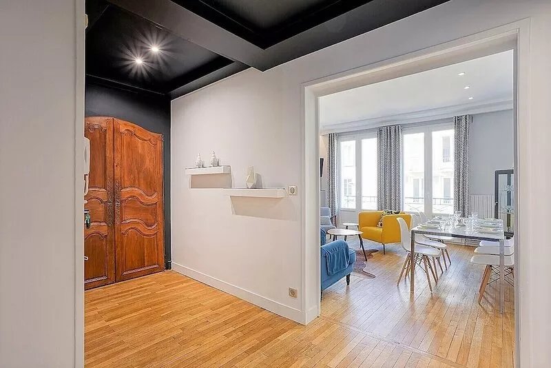 Le Marceau. 2 bedrooms, sleeps 4, private parking