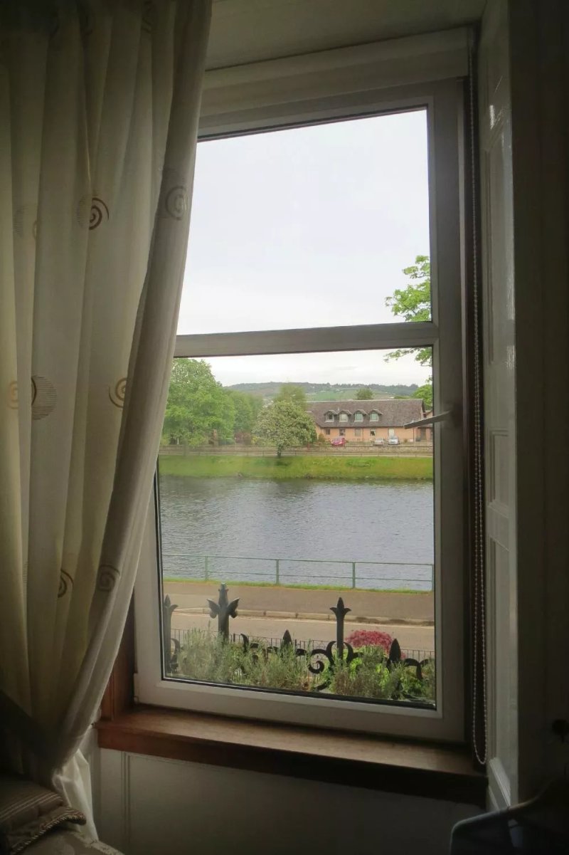 Macrae Guest House