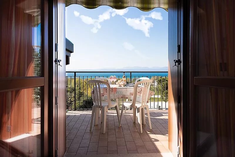 Regarda - apartment "Eden 2" with lake view, pets allowed