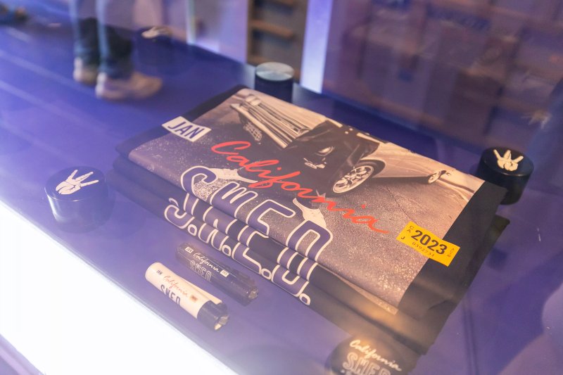 Tha Dogg House, A Snoop Dogg Store