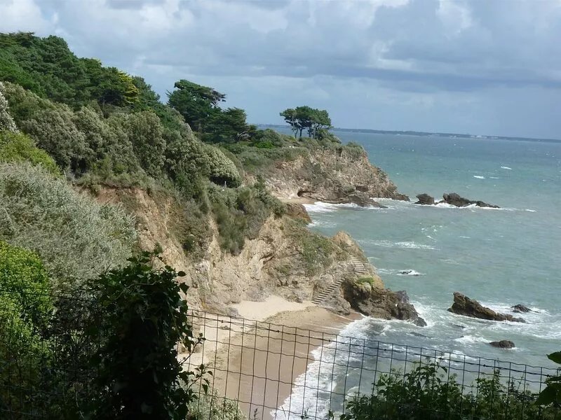 Ground floor apartment with terrace and enclosed garden - Direct Beach Access