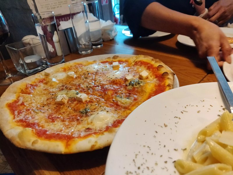 Mezzaluna Pizzeria & Ristorante