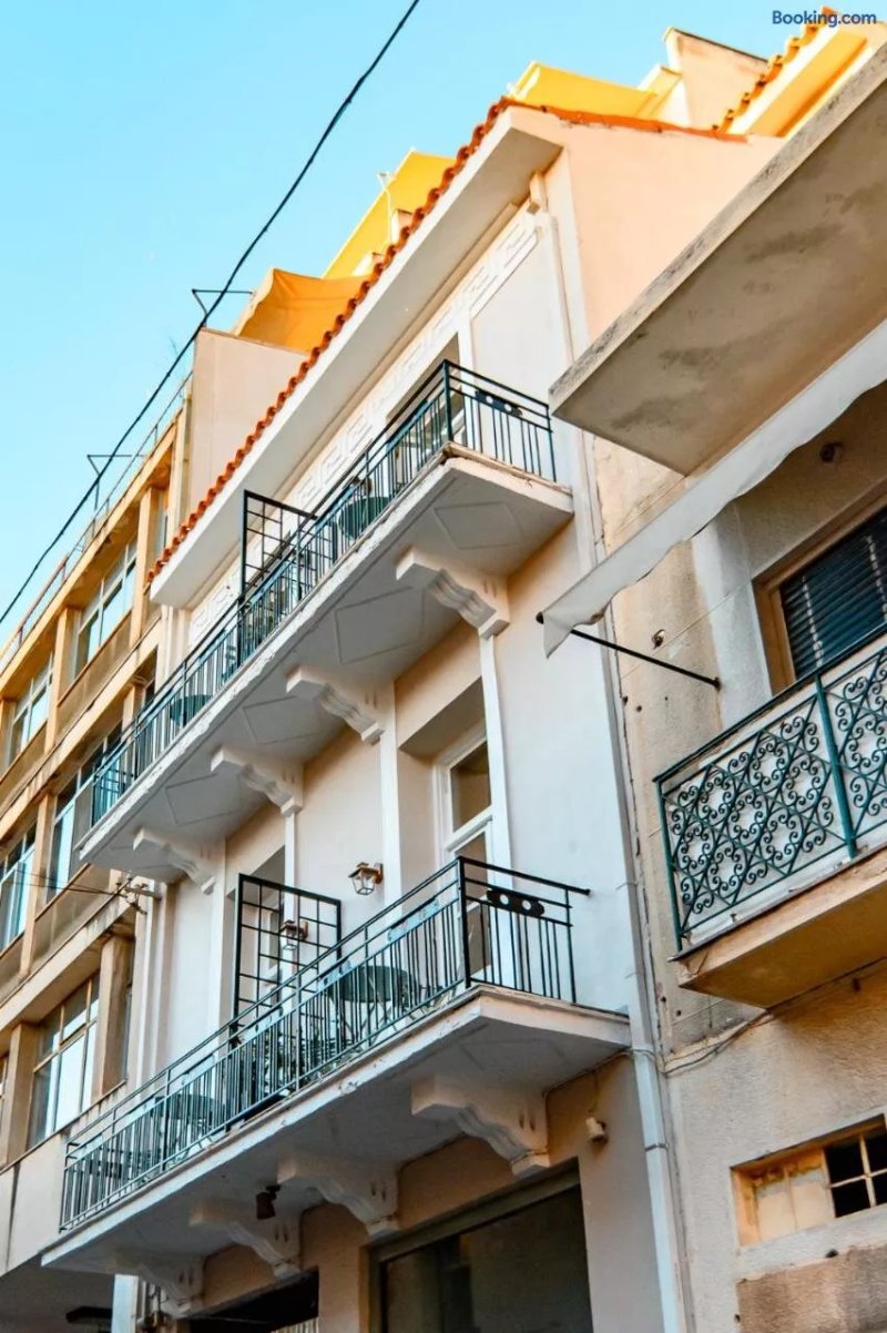 A-13 Luxury Rooms At Monastiraki Railway Station