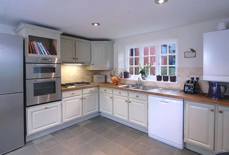 Gardeners Cottage is a wonderfully presented period cottage in the Cotswolds.