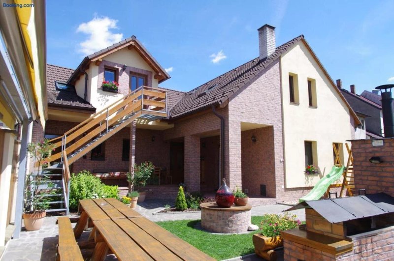Ubytovani a Apartmany Slunicko
