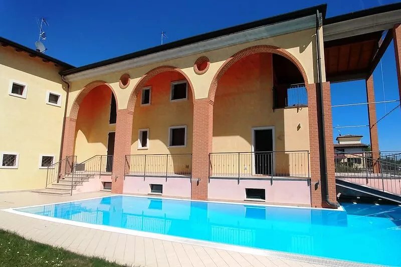Elegant Villa in a quiet area with private infinity pool