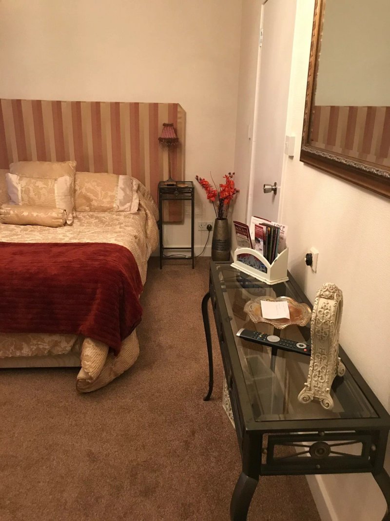 Cowley Bed and Breakfast