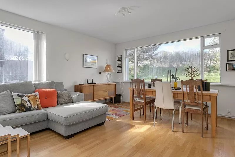 Clean & Cosy Home in Trendy Quiet Green area of Reykjavik. Free private parking