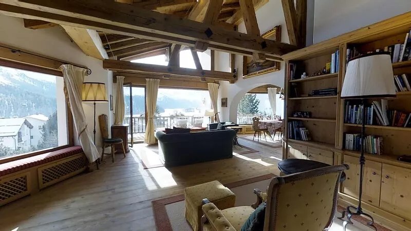 Very spacious, tastefully furnished 5-room-maisonette-apartment with a big balco