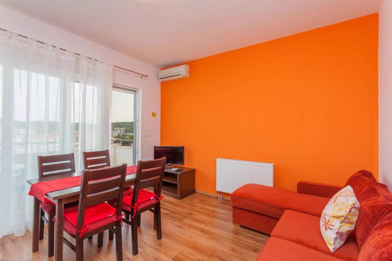 Apartments & Rooms Alagic