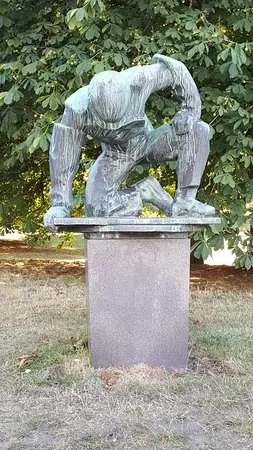 Denkmal fur die Werftarbeiter