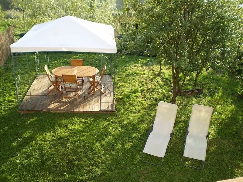 RUSTIC CHIARA, inserted in the green hills of Camaiore