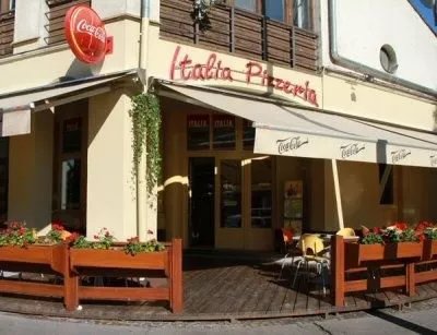 Italia Pizzeria and Restaurant