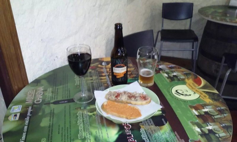 Atlantida Vinoteca Y Artesania