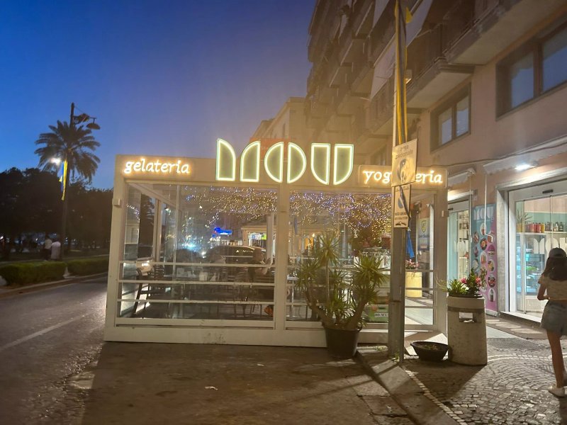 Mou Gelateria-yogurteria