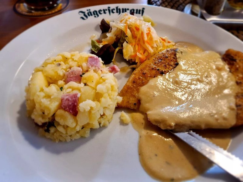 Restaurant Lovecka basta