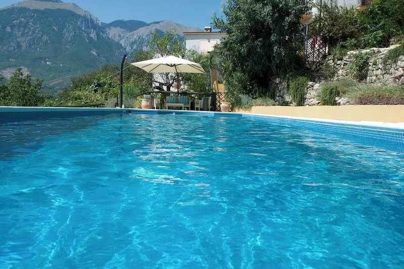 A detached holiday hideaway for 2 with private 12m x 4m pool & stunning views.