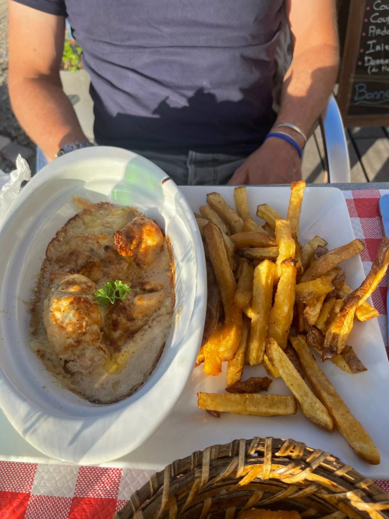 Au Deux Demi N'oeuf