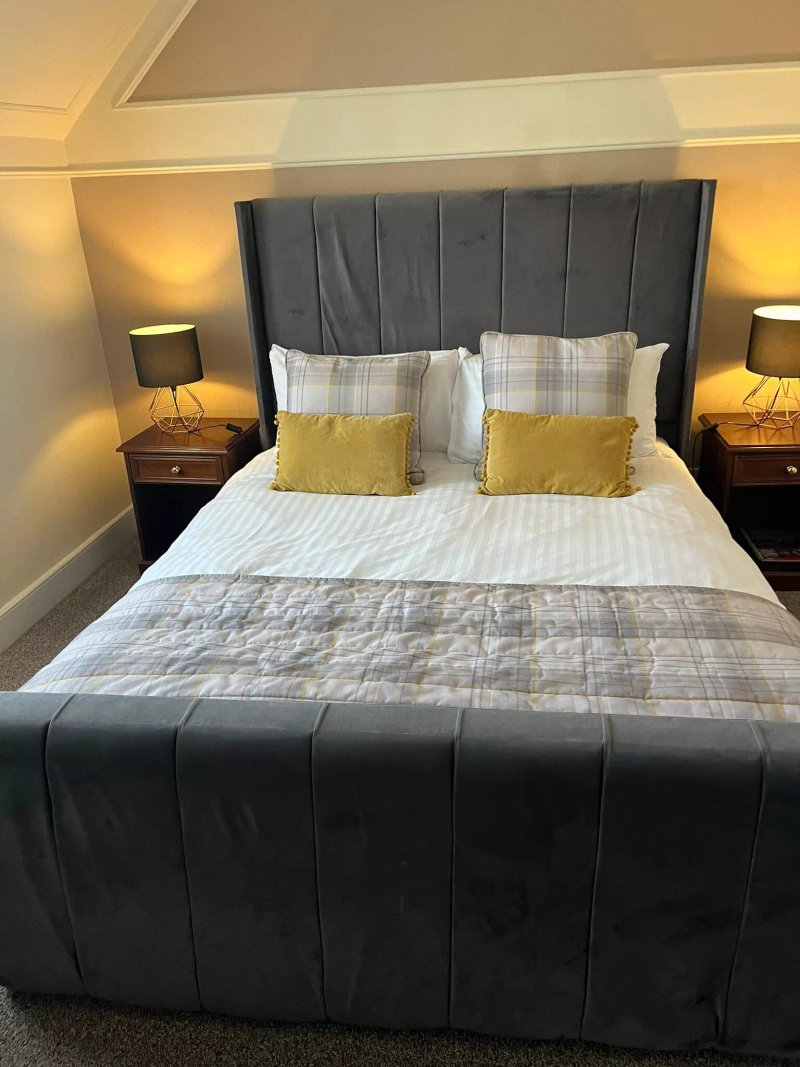 Glendevon Hotel