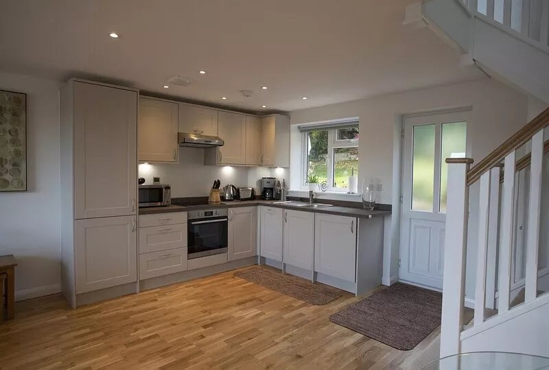 Purpose built, comfortable, one bed apartment walking distance of Marlow