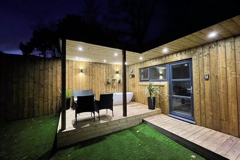 A Petite Luxury Lodge with Outside Bath