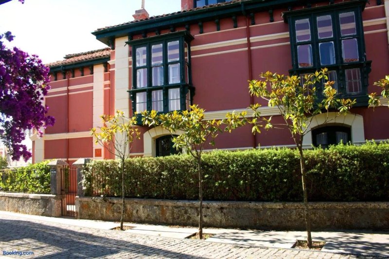 Apartamentos Turisticos La Solana