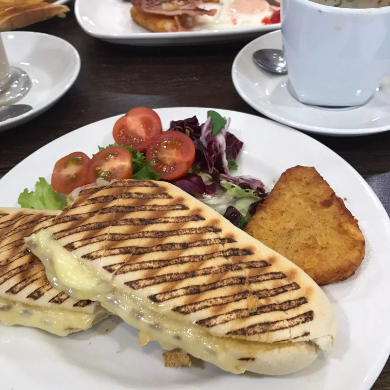 JJ Cafe & Pie & Mash