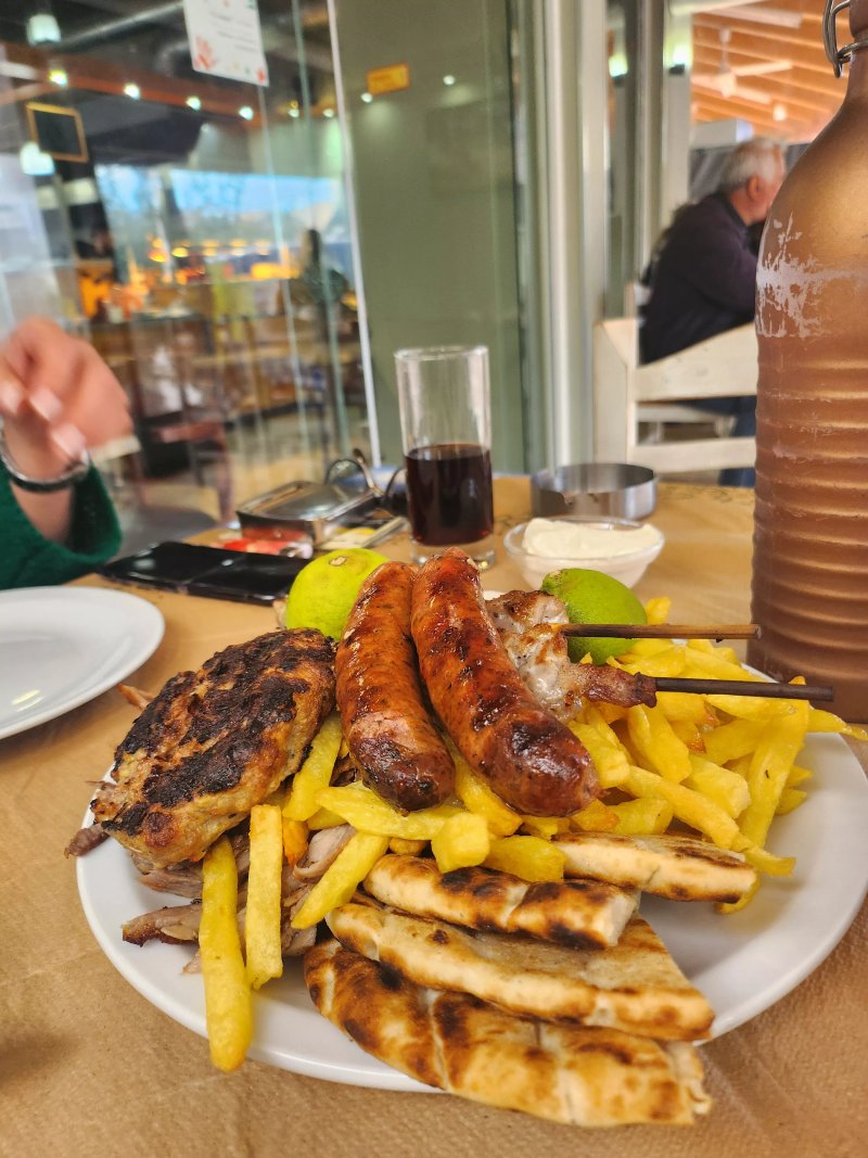 Diporto Grill Cafe