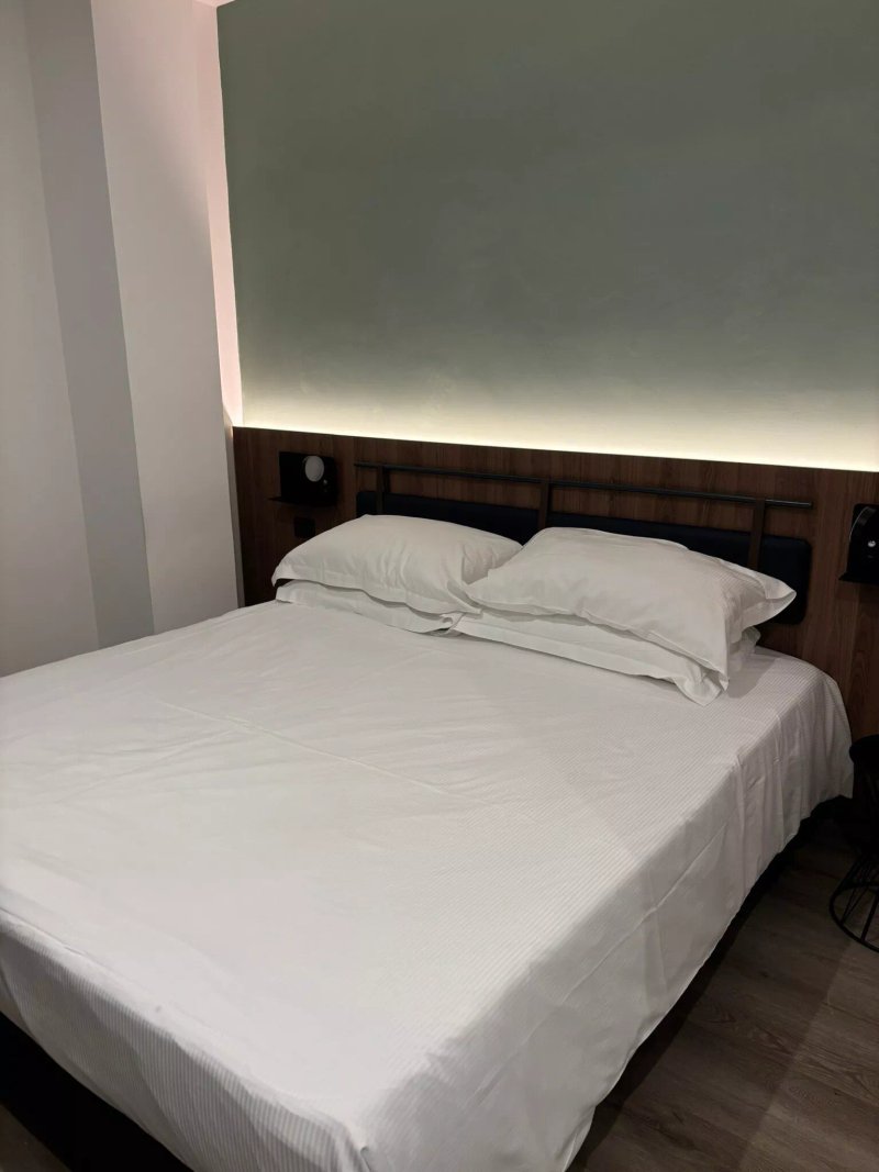 Moody Smart & Comfy Hotel