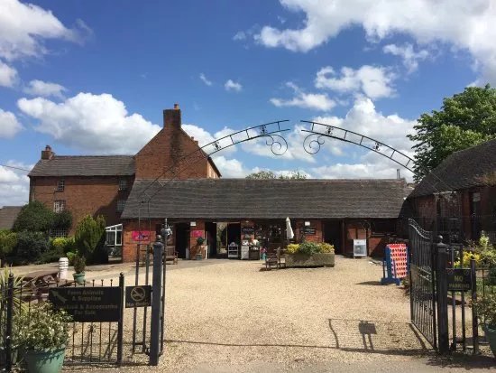 Hoar Park Shopping & Craft Village