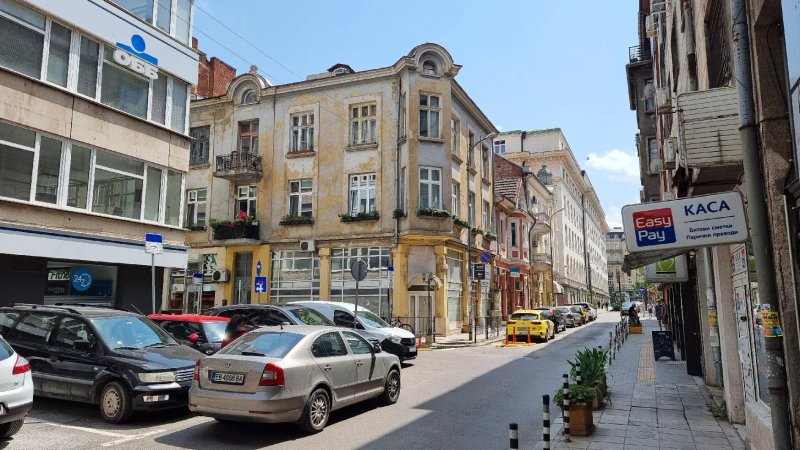 Courthouse Apartments Slavi