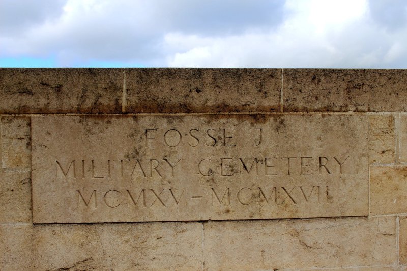 Fosse 7 Military Cemetery (Quality Street)