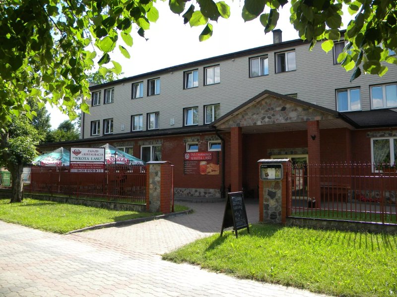 Guest House and Restaurant Wrota Lasu