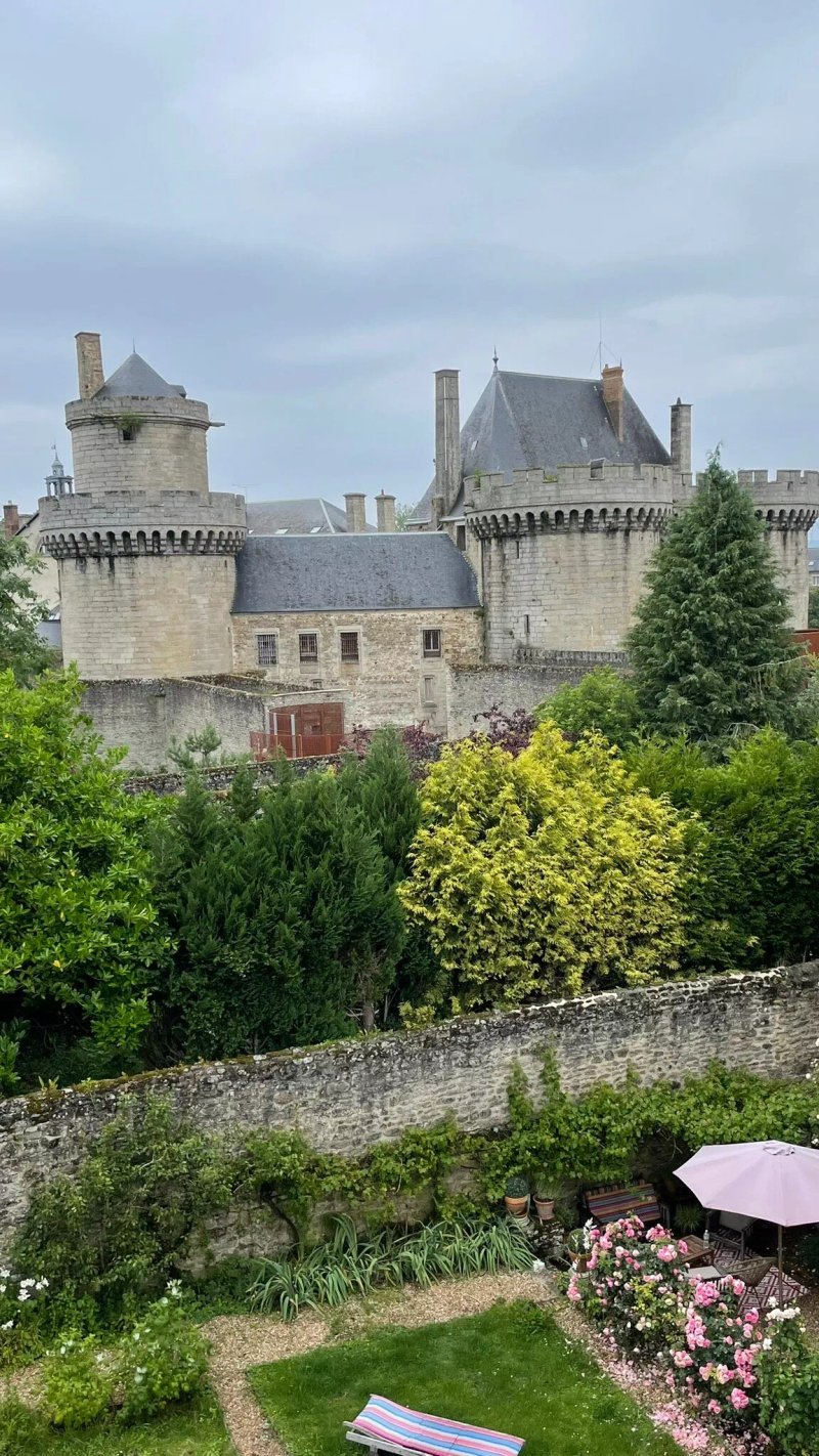 Les Deux Marguerite